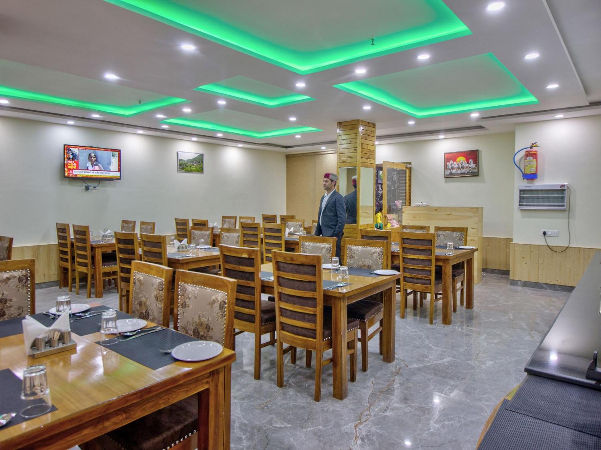 Hotel Swastik Grand Manali Zewnętrze zdjęcie