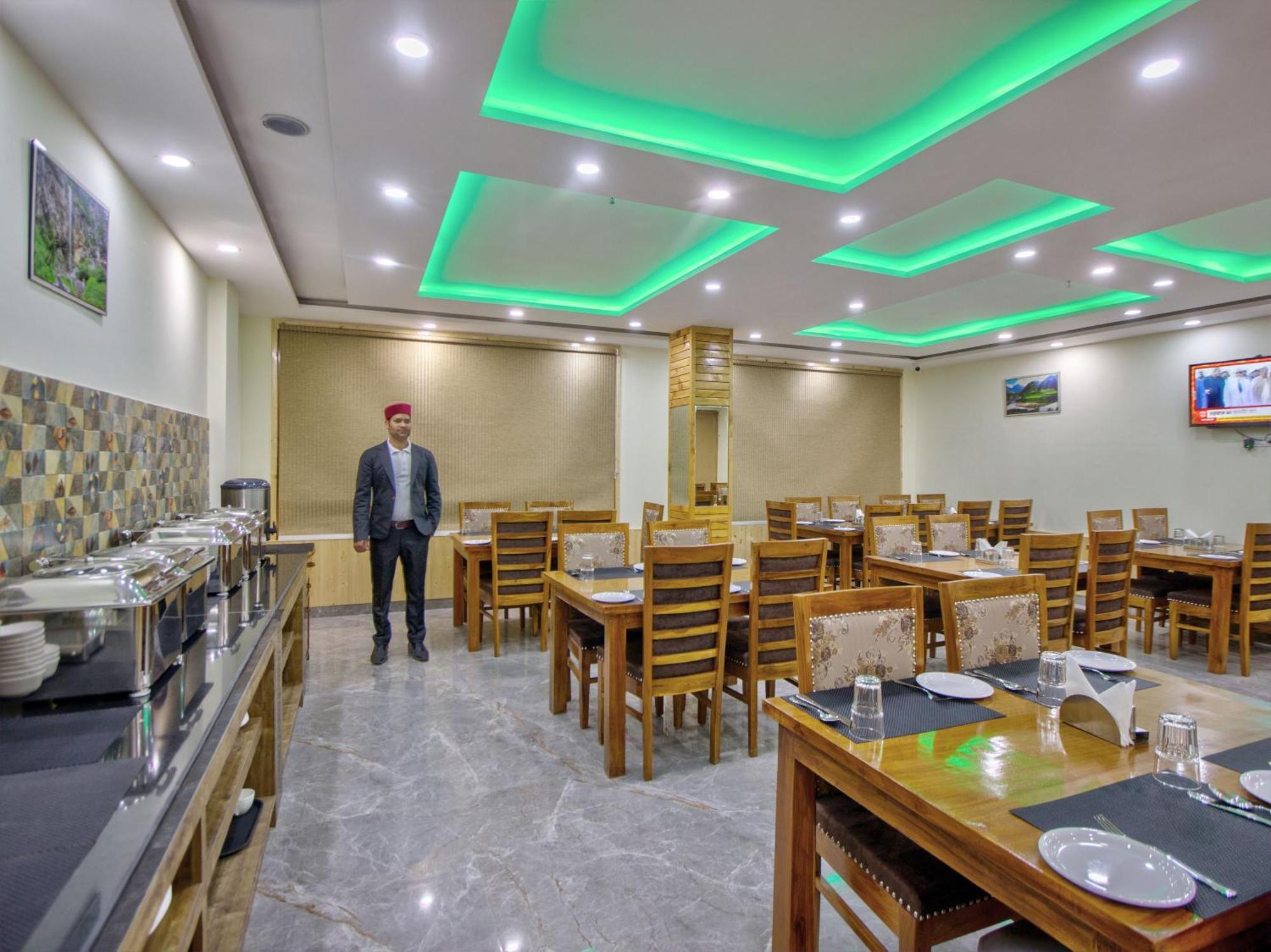 Hotel Swastik Grand Manali Zewnętrze zdjęcie