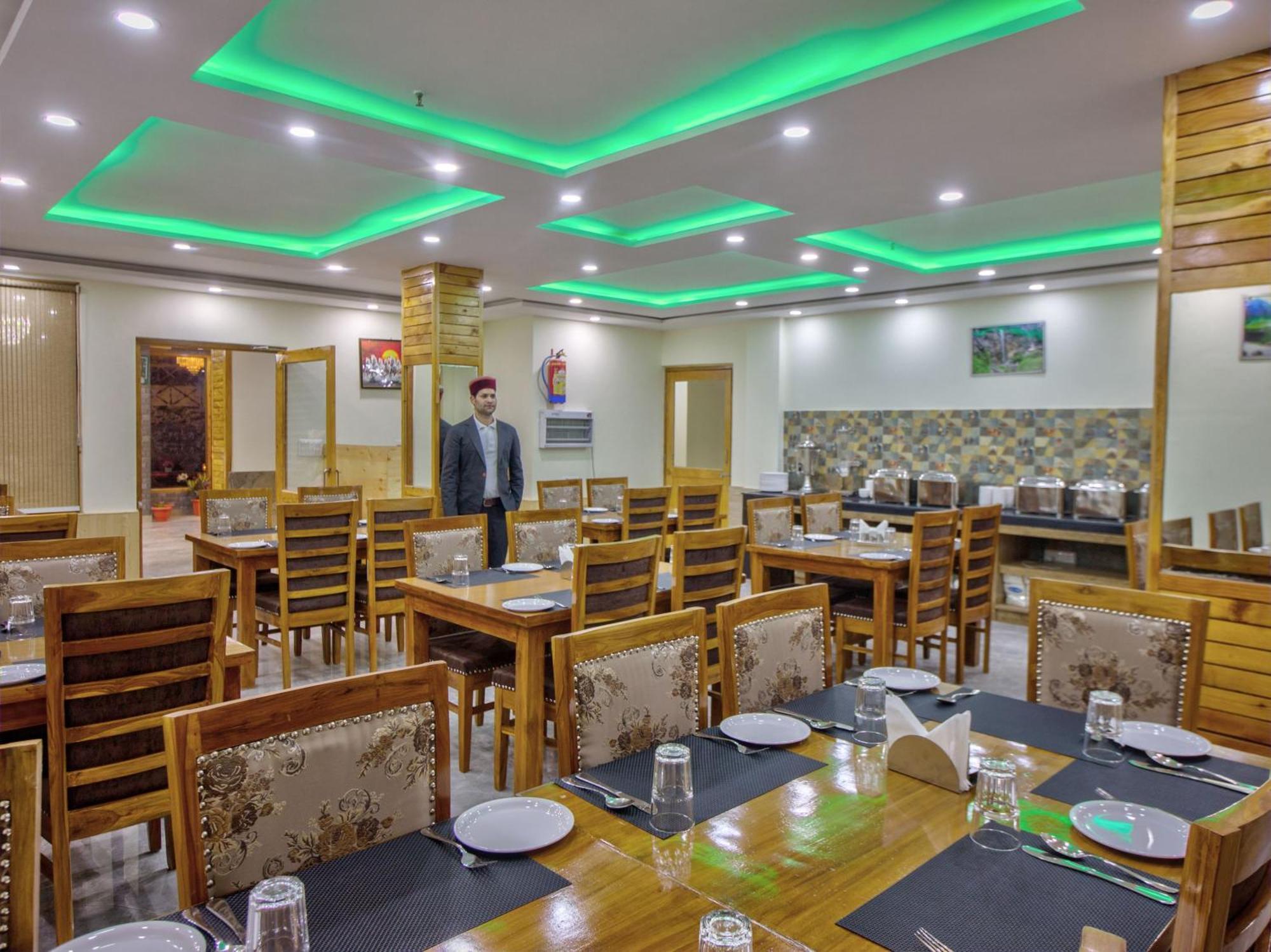 Hotel Swastik Grand Manali Zewnętrze zdjęcie