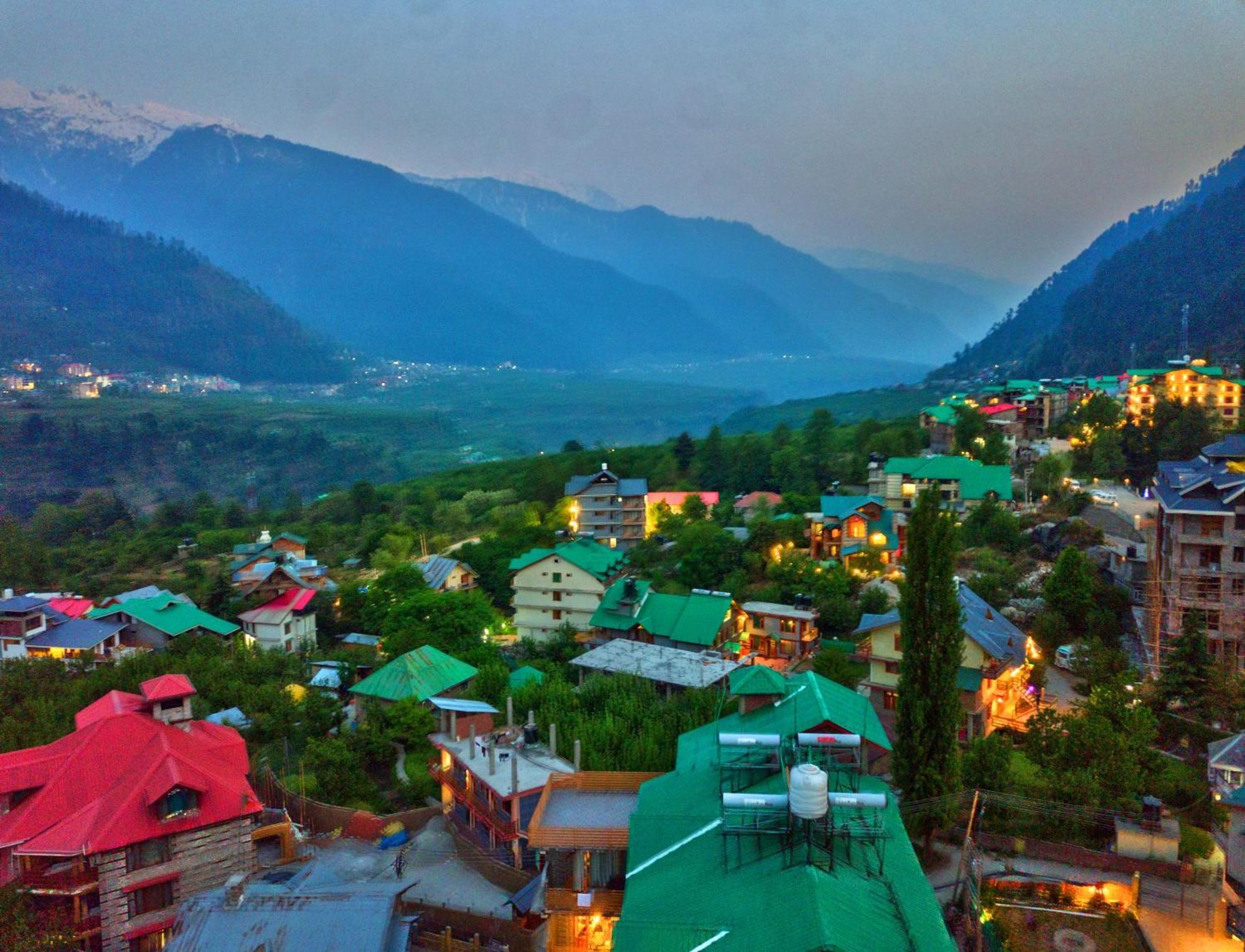 Hotel Swastik Grand Manali Zewnętrze zdjęcie