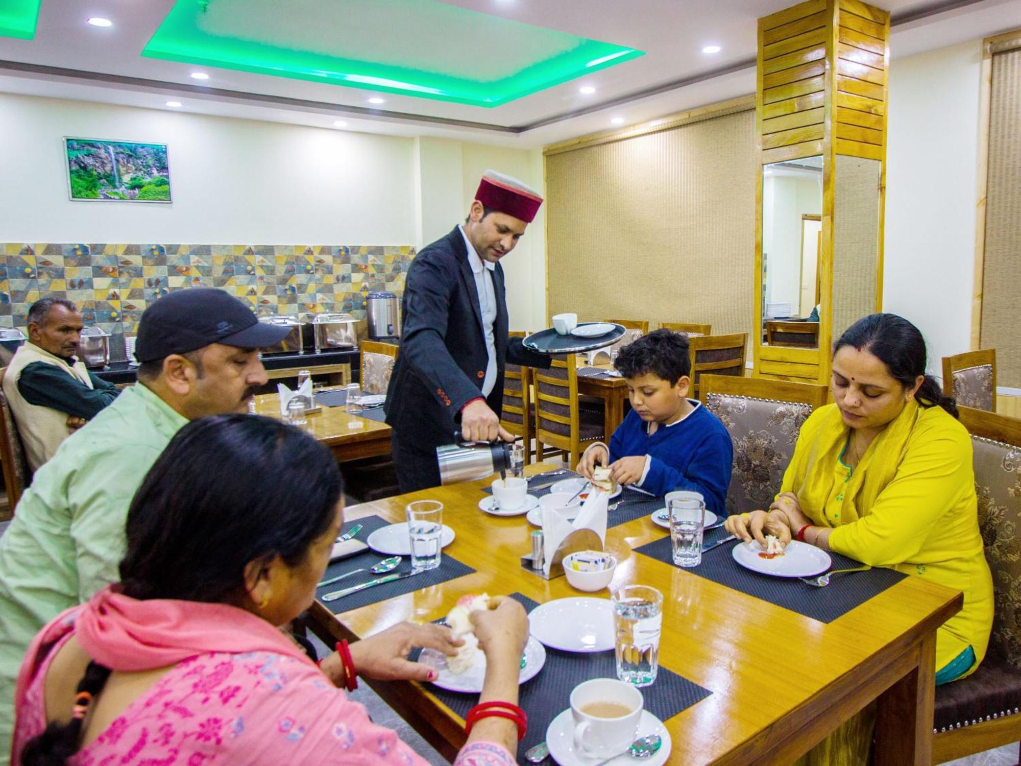 Hotel Swastik Grand Manali Zewnętrze zdjęcie