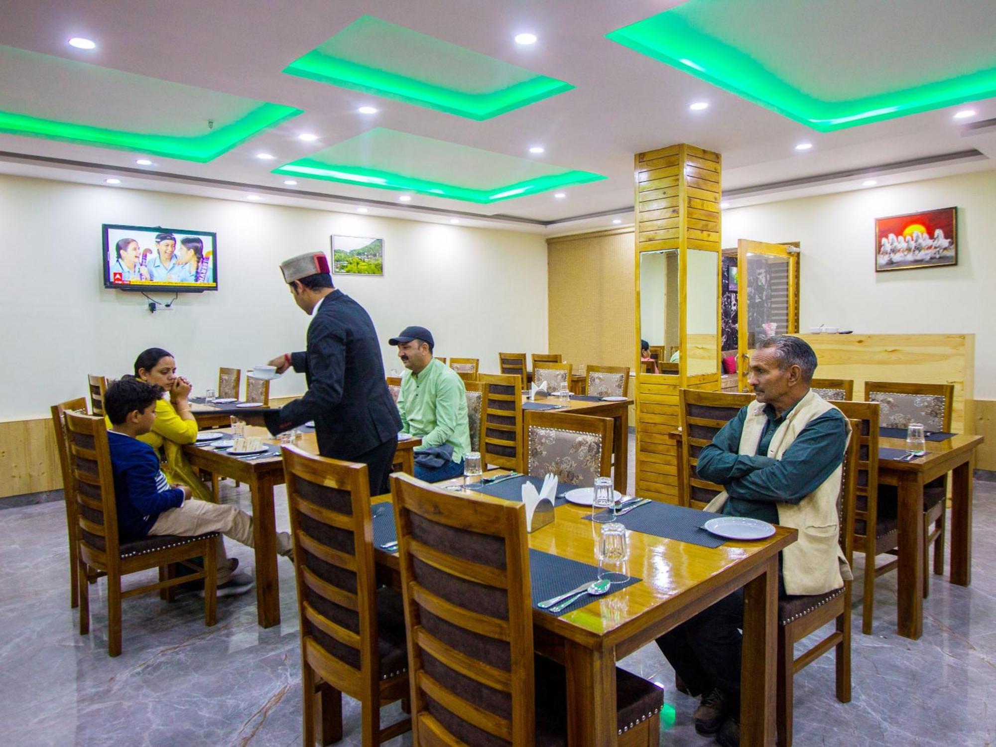 Hotel Swastik Grand Manali Zewnętrze zdjęcie