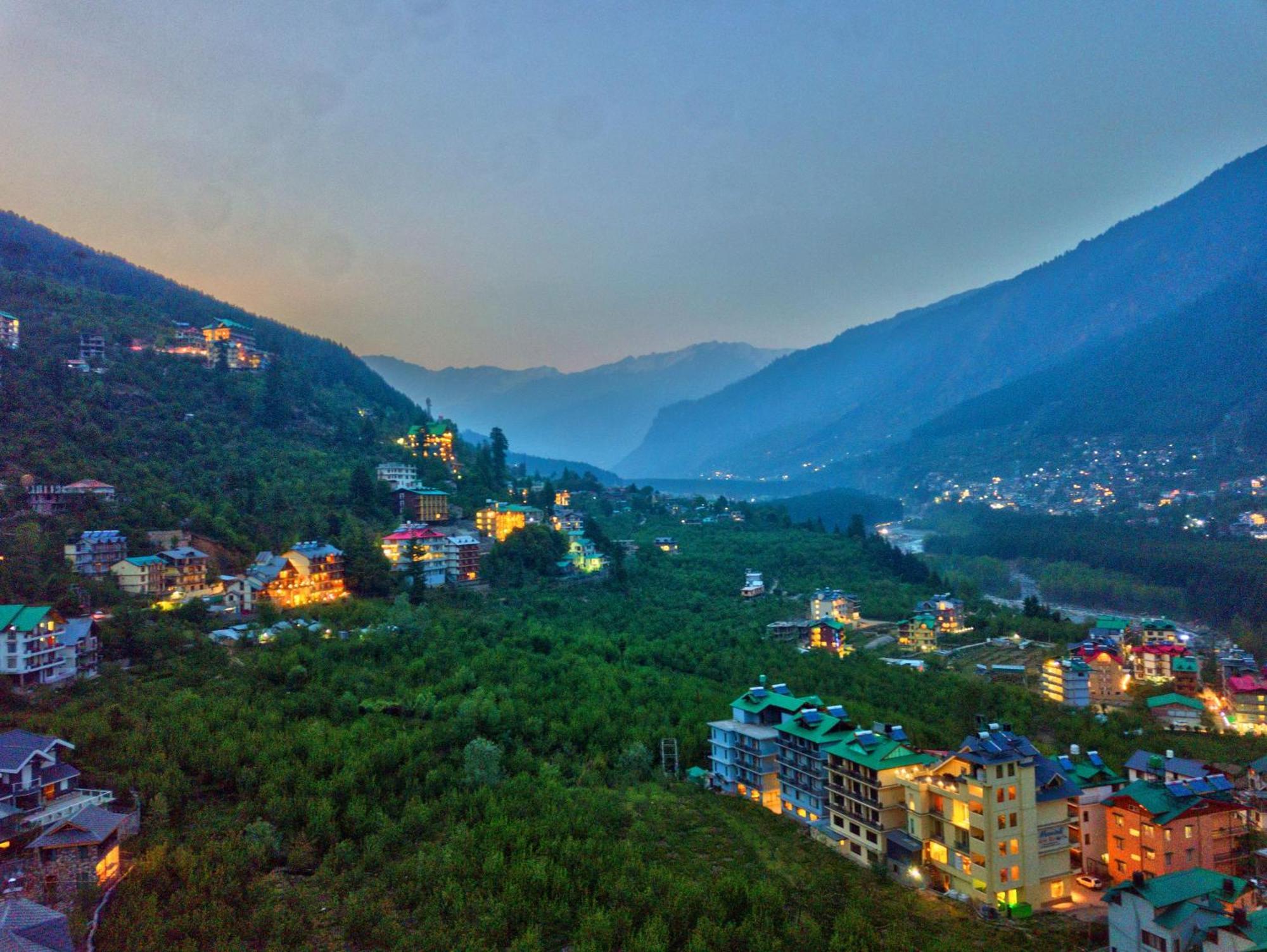 Hotel Swastik Grand Manali Zewnętrze zdjęcie